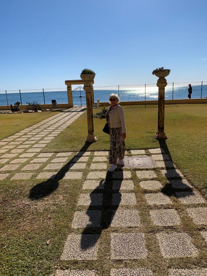 Super Holday Lubina Sol Mijas Beachfront Lägenhet Exteriör bild